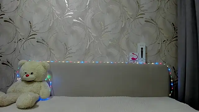 Snapshot of Malika_Lisan chatting on February 28, 2025, 12:43 am Malika Lisan online show from February 28, 2025, 12:43 am