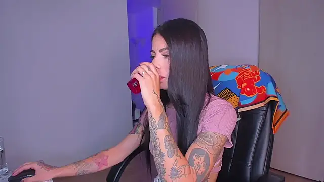 Lisegg  online show from October 3, 2025, 1:08 pm