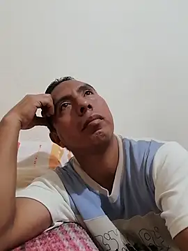 Snapshot of desnudo_Sexoxo chatting on January 21, 2025, 2:33 am desnudo Sexoxo online show from January 21, 2025, 2:33 am