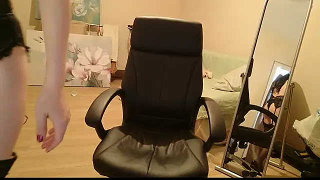 lara heaven online show from September 19, 2025, 10:38 am