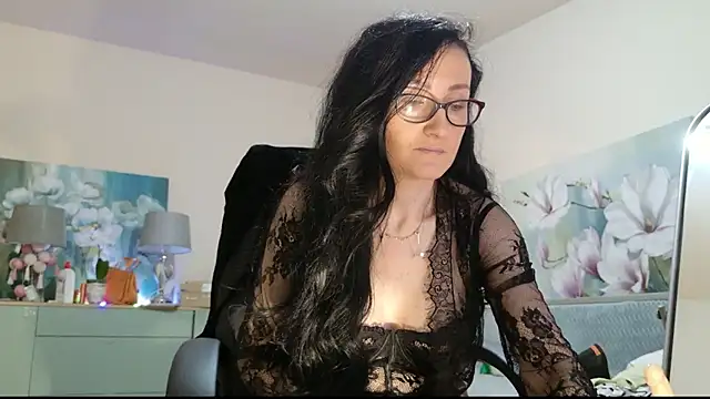 lara heaven online show from October 20, 2025, 6:03 am