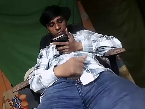 desiboy1101 online show from November 10, 2025, 1:32 pm