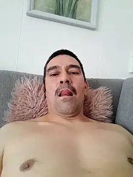 Snapshot of dick81 chatting on April 2, 2026, 8:39 pm dick81 online show from April 2, 2026, 8:39 pm