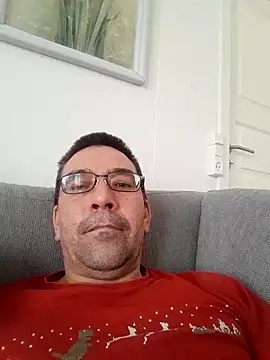 Snapshot of dick81 chatting on April 7, 2026, 10:15 am dick81 online show from April 7, 2026, 10:15 am