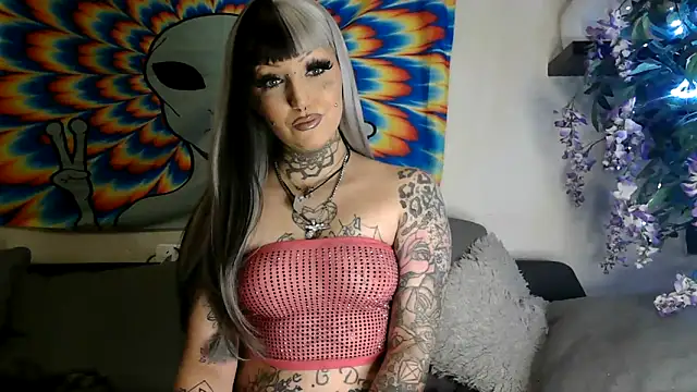 RoxxyInk online show from January 9, 2025, 10:31 pm