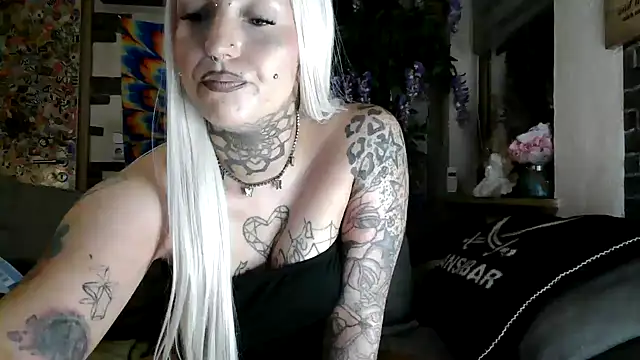 RoxxyInk online show from September 9, 2025, 7:30 am