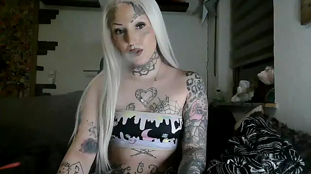 RoxxyInk online show from April 5, 2026, 9:12 pm