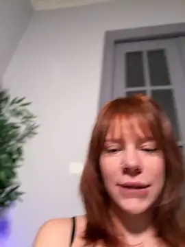 Snapshot of Oopsfoxy chatting on October 25, 2025, 5:37 am Oopsfoxy online show from October 25, 2025, 5:37 am