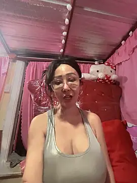 sweetieme online show from March 16, 2025, 10:22 am