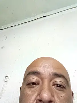 Snapshot of GeorgeVergaGrues chatting on October 14, 2025, 2:45 am GeorgeVergaGrues online show from October 14, 2025, 2:45 am