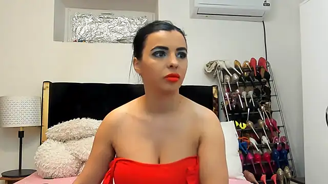 Snapshot of juliahayessxx chatting on April 13, 2026, 6:35 pm juliahayessxx online show from April 13, 2026, 6:35 pm