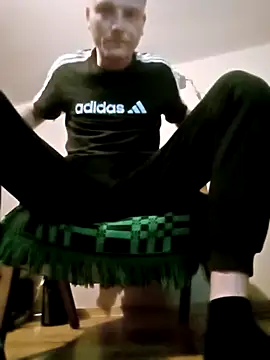 Snapshot of arteeczeek chatting on September 29, 2025, 10:25 pm arteeczeek online show from September 29, 2025, 10:25 pm