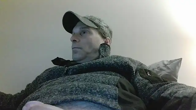 Snapshot of cumhere71 chatting on June 17, 2026, 6:05 am cumhere71 online show from June 17, 2026, 6:05 am