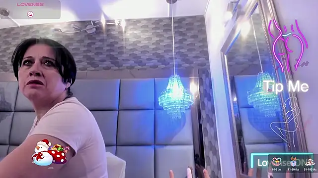 LADY HELLEN online show from November 26, 2025, 7:04 pm