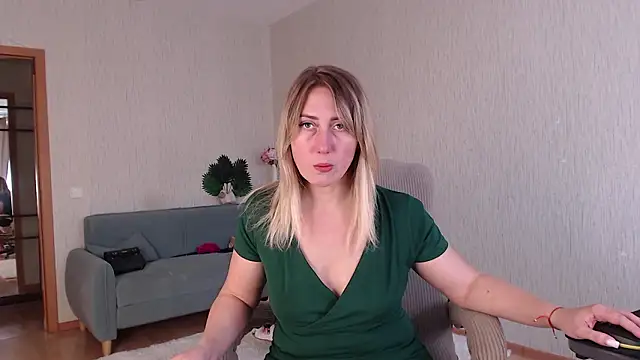 Snapshot of MilenochcaDiamond chatting on February 16, 2026, 1:07 pm MilenochcaDiamond online show from February 16, 2026, 1:07 pm