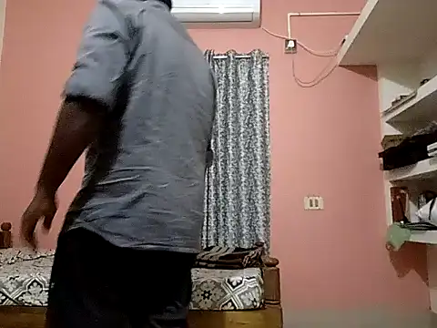 Snapshot of Aneesh007m chatting on November 1, 2025, 5:48 pm Aneesh007m online show from November 1, 2025, 5:48 pm