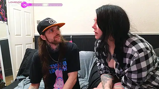 Snapshot of AltustThomas chatting on December 9, 2024, 12:12 am AltustThomas online show from December 9, 2024, 12:12 am