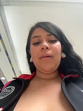 emilyjohanson online show from April 7, 2026, 4:07 pm