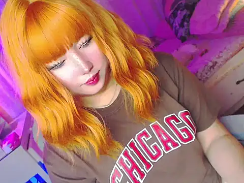 HOTnWILDalice online show from April 21, 2026, 2:51 am