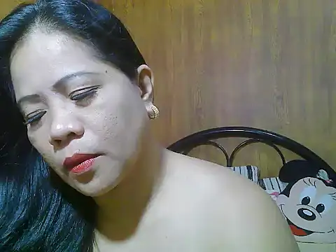 xsweetlips69x online show from May 23, 2026, 1:04 pm