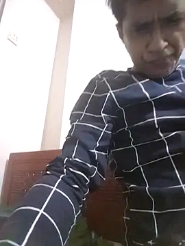 Snapshot of iamkahn_44 chatting on December 17, 2025, 5:08 pm iamkahn 44 online show from December 17, 2025, 5:08 pm