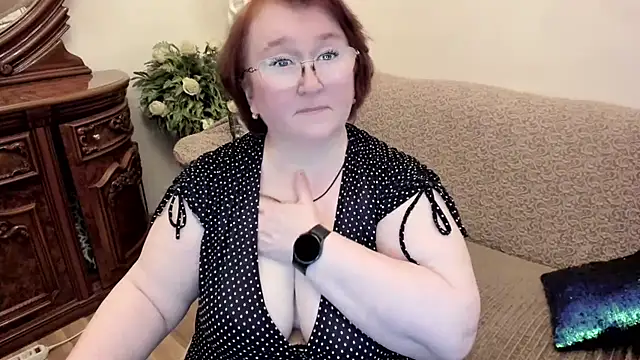 leiamillersonn online show from October 2, 2025, 6:15 pm