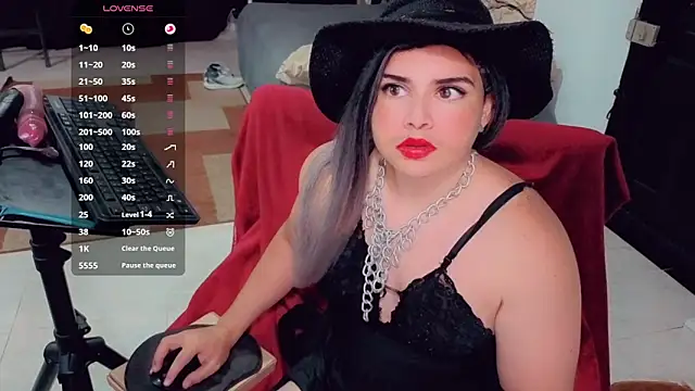 camyl93 online show from April 27, 2026, 10:19 pm