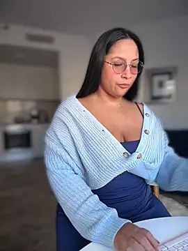 DannaaMeliza online show from November 27, 2025, 9:22 am