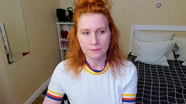 FoxySophia online show from December 1, 2025, 10:31 am