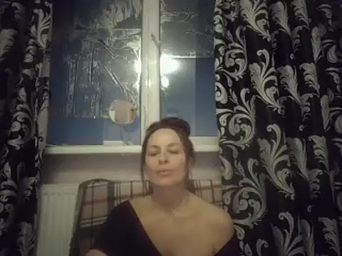 LindaStarS online show from February 6, 2025, 3:52 pm