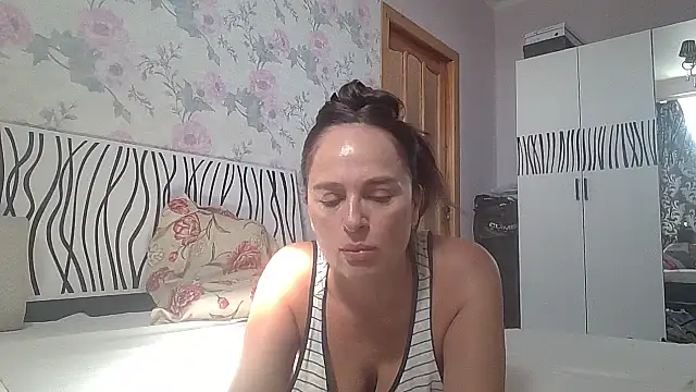 LindaStarS online show from September 9, 2025, 11:32 am