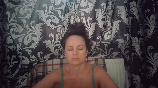 LindaStarS online show from September 20, 2025, 4:35 am