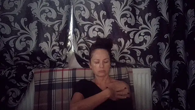 LindaStarS online show from October 4, 2025, 5:49 am