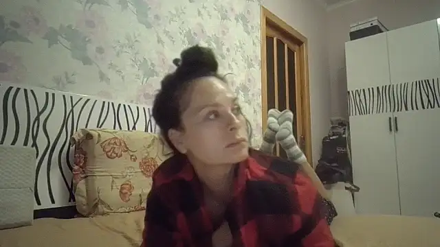 LindaStarS online show from October 10, 2025, 6:07 pm