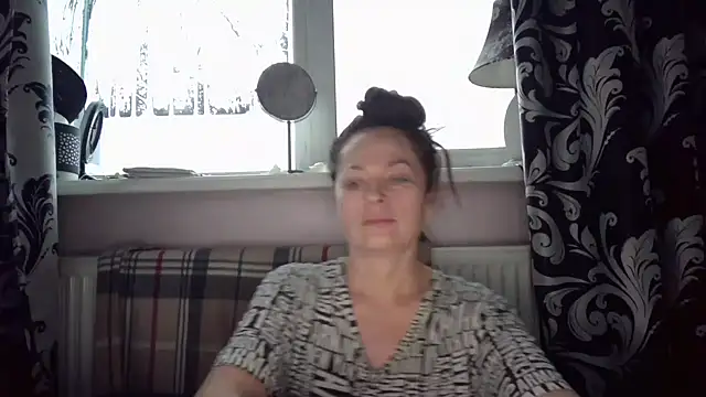 LindaStarS online show from January 7, 2026, 5:54 am