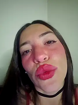 loveuu-bae online show from February 8, 2026, 2:26 am