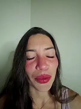 loveuu-bae online show from February 24, 2026, 2:31 am