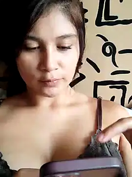 kinky milaxh online show from December 6, 2024, 4:28 pm