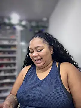 yanza2002 online show from December 10, 2024, 11:19 pm