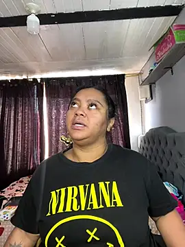 yanza2002 online show from September 28, 2025, 8:25 pm