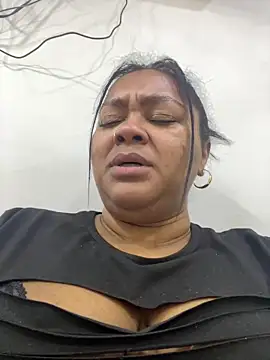 yanza2002 online show from February 27, 2026, 11:38 pm