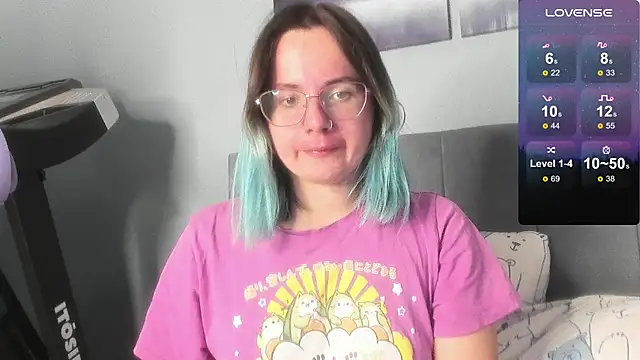 MilaniaCute online show from October 17, 2025, 6:21 pm