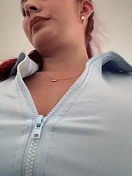 LINDA PATTY94 online show from March 14, 2025, 1:57 pm