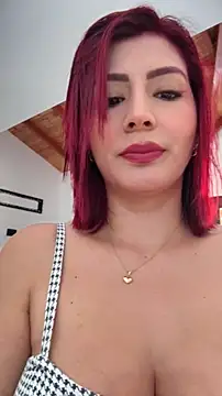 Snapshot of LINDA_PATTY94 chatting on May 7, 2026, 3:39 pm LINDA PATTY94 online show from May 7, 2026, 3:39 pm