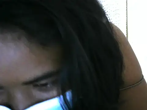 Snapshot of Artinah22 chatting on November 17, 2025, 9:09 pm Artinah22 online show from November 17, 2025, 9:09 pm