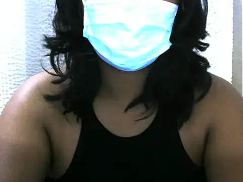 Snapshot of Artinah22 chatting on December 3, 2025, 5:44 pm Artinah22 online show from December 3, 2025, 5:44 pm