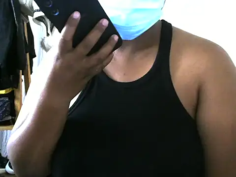 Snapshot of Artinah22 chatting on January 10, 2026, 5:09 am Artinah22 online show from January 10, 2026, 5:09 am