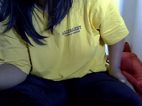 Snapshot of Artinah22 chatting on June 8, 2026, 8:37 am Artinah22 online show from June 8, 2026, 8:37 am