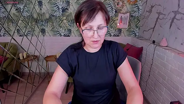 Paris Cherry online show from January 6, 2025, 8:18 pm