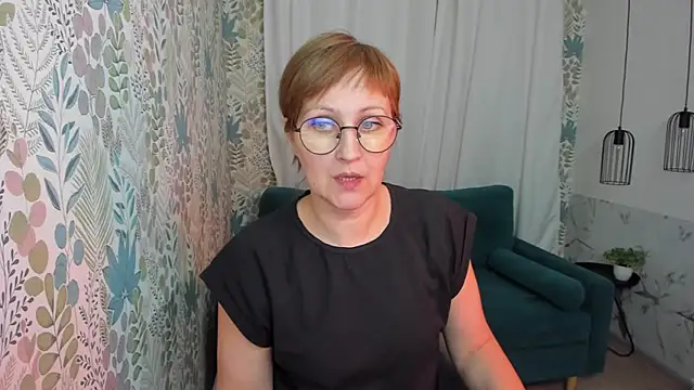 Paris Cherry online show from February 20, 2025, 4:14 pm